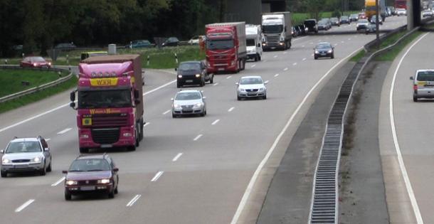 Lang-LKW auf den Straßen