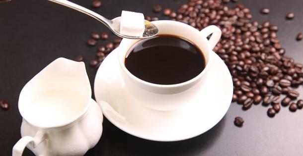 Kaffe aus Kaffee-Bohnen