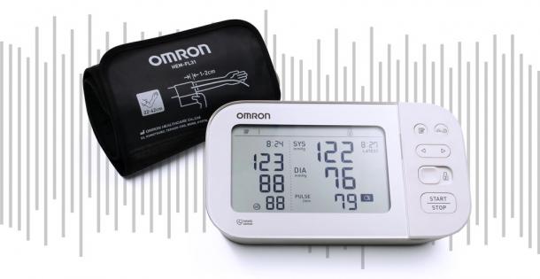 Oberarm-Blutdruckmessgerät „OMRON X7 Smart“ im Test