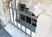 Kellerfenster sollten vor einbruch geschützt werden