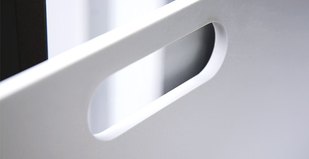 Bauknecht KGNF 203D IN: Durch die ovalen Materialaussparungen an den Seiten der Schubladen ist's ein Leichtes, sie aus dem Modell herauszuheben.
