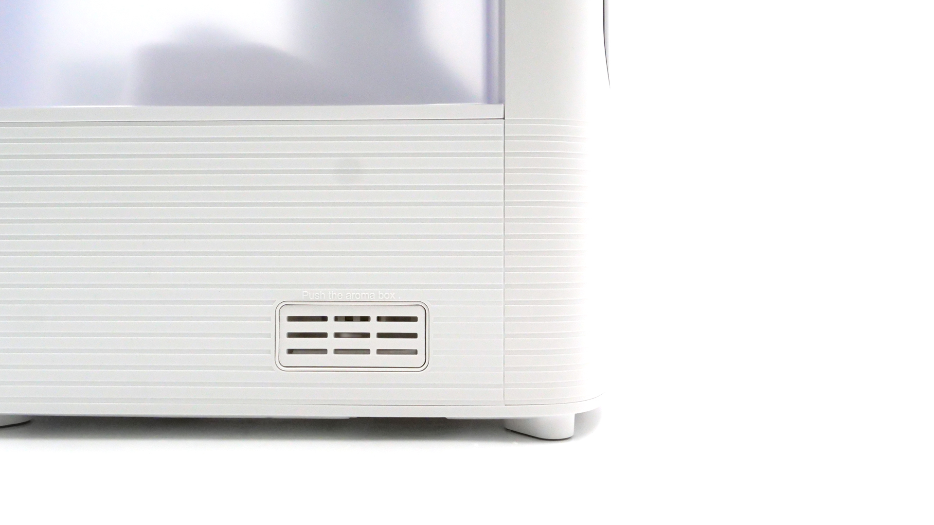 Das Modell von vorne vor weißem Hintergrund.