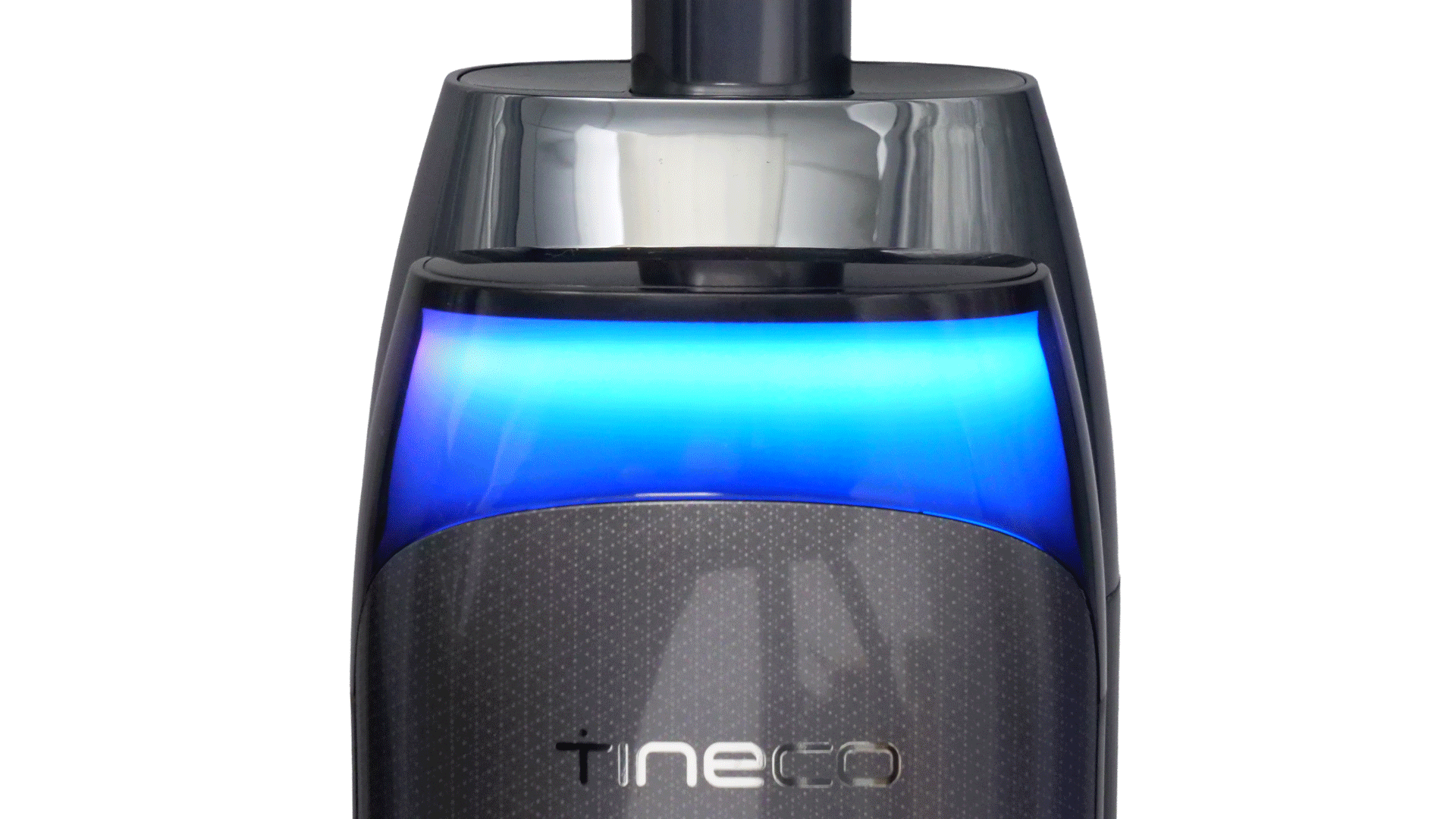 Das Modell wird unter ein Sofa geschoben. Dabei liegt es parallel zum Fußboden.