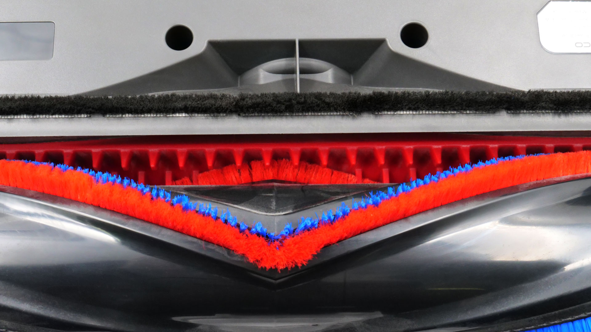 Das Modell von vorne vor weißem Hintergrund.