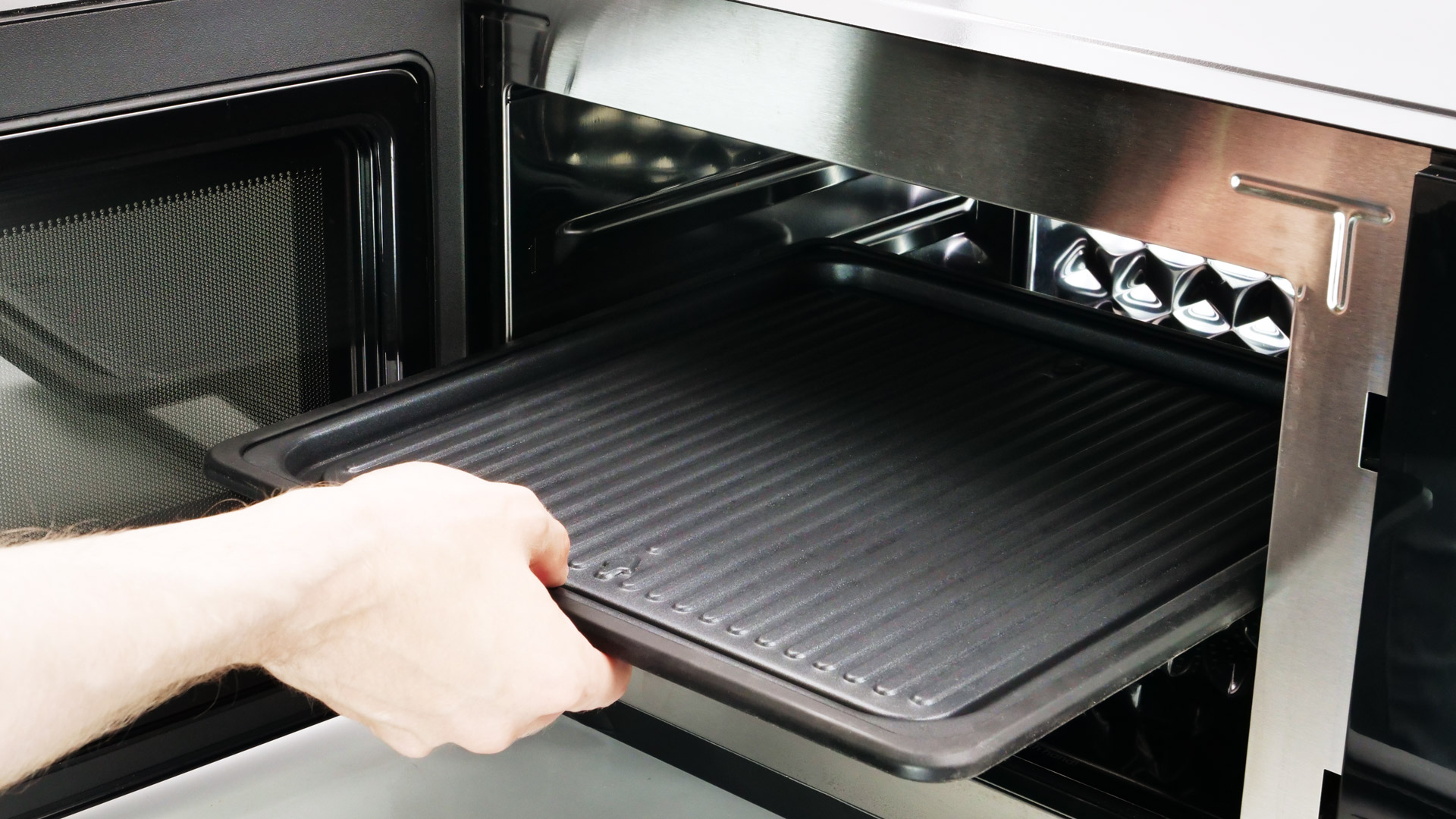 Hisense H28SO1 &ndash; SpeedHeat Backblech
